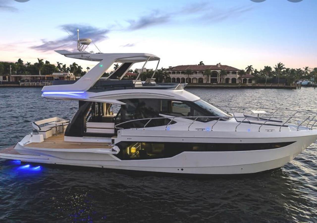 LA ARGENTINA — 2021 · 47.41' · 3 Cabins · Pre-Owned