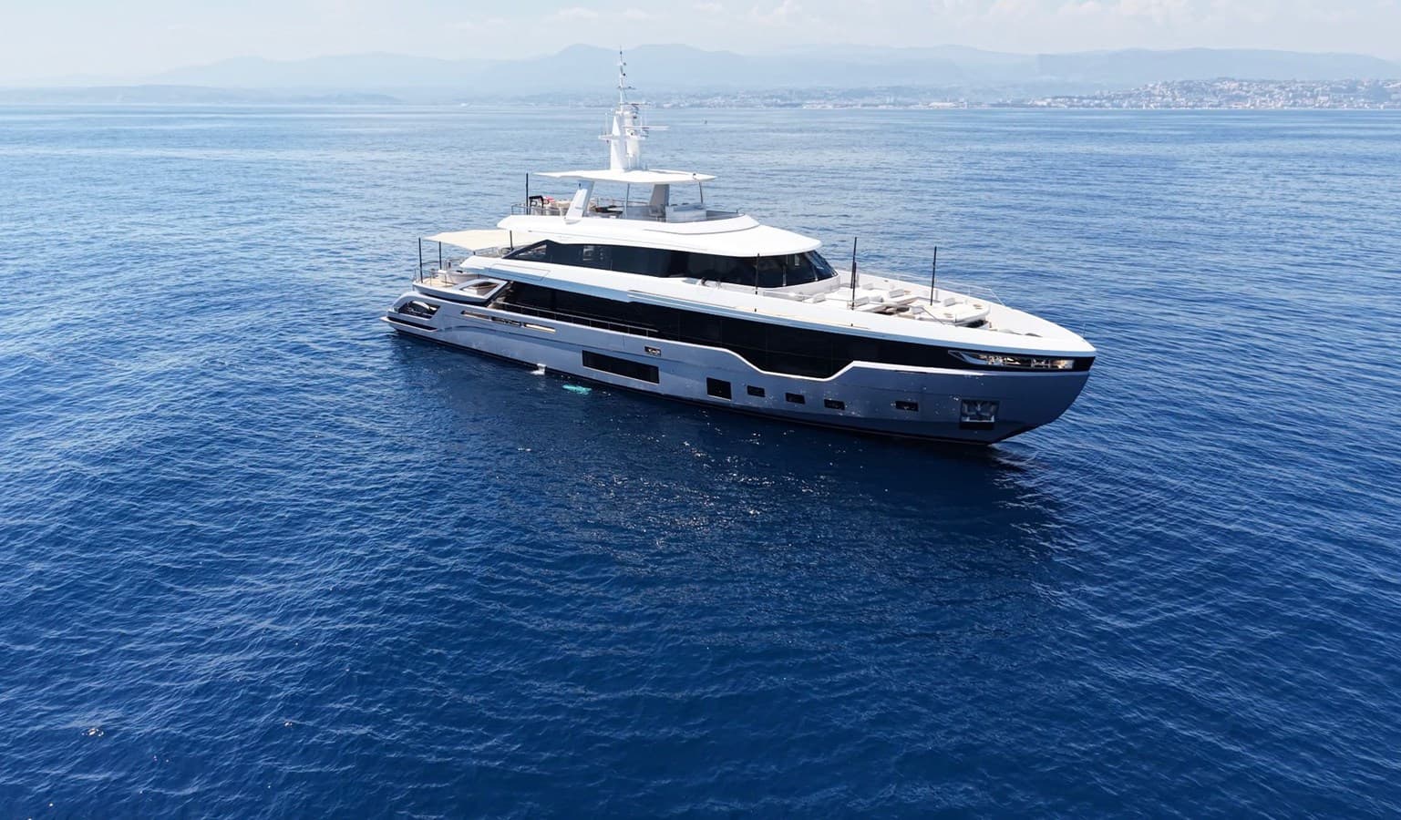 SHABBY — 2021 · 125.39' · 6 Cabins · Pre-Owned