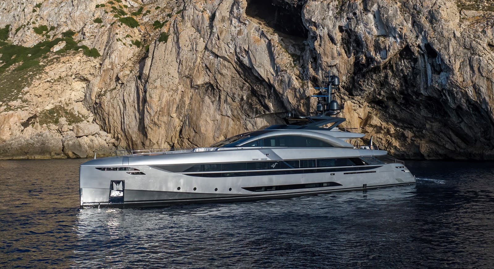 NO STRESS — 2023 · 163.39' · 5 Cabins · Pre-Owned