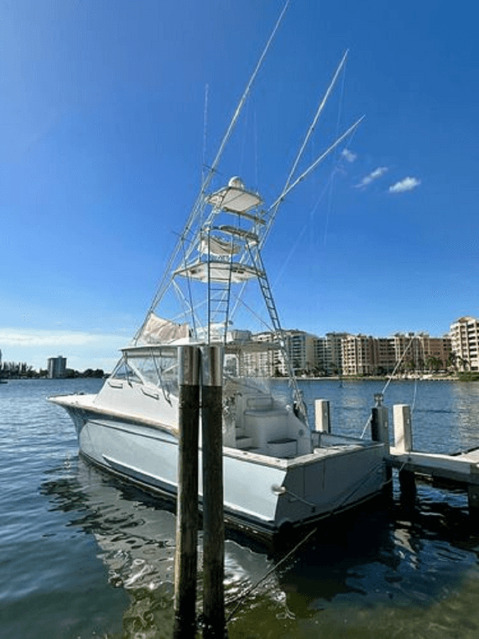 2006 BUDDY DAVIS 52 SPORT EXPRESS FISH — 2006 · 51.97' · 2 Cabins · Pre-Owned