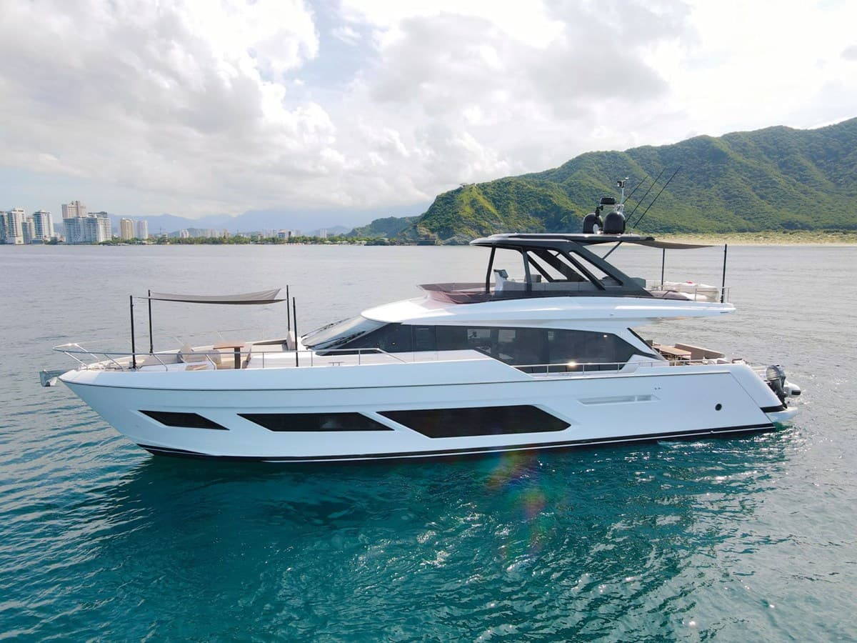 SILVER MOON — 2023 · 69' · 4 Cabins · Pre-Owned