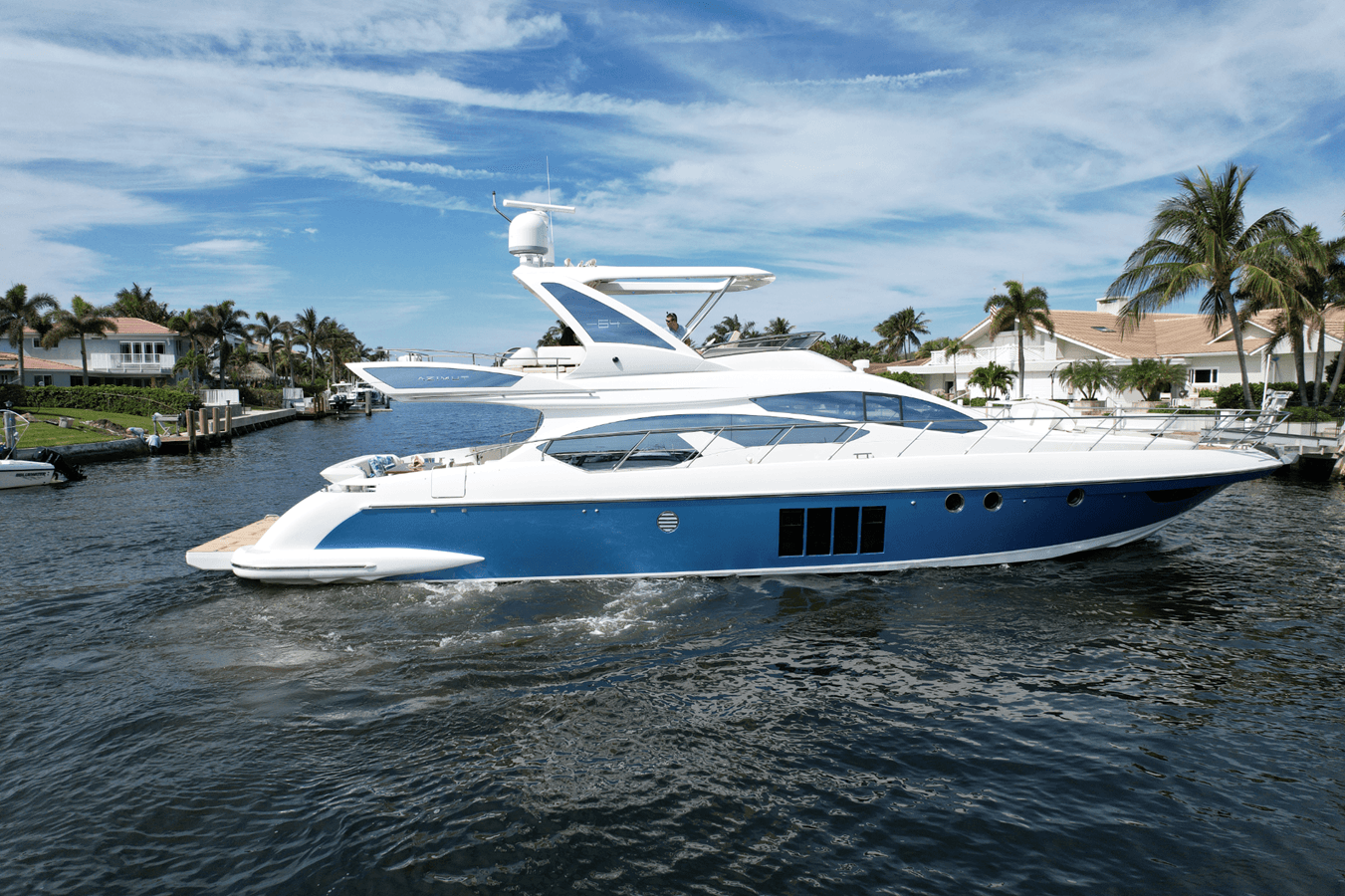 NEENA — 2015 · 63.98' · 3 Cabins · Pre-Owned