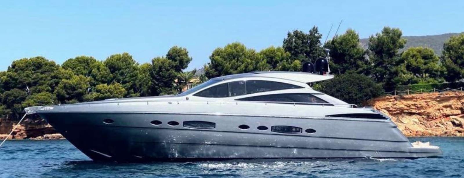 OXYGENE III — 2007 · 59.06' · 3 Cabins · Pre-Owned
