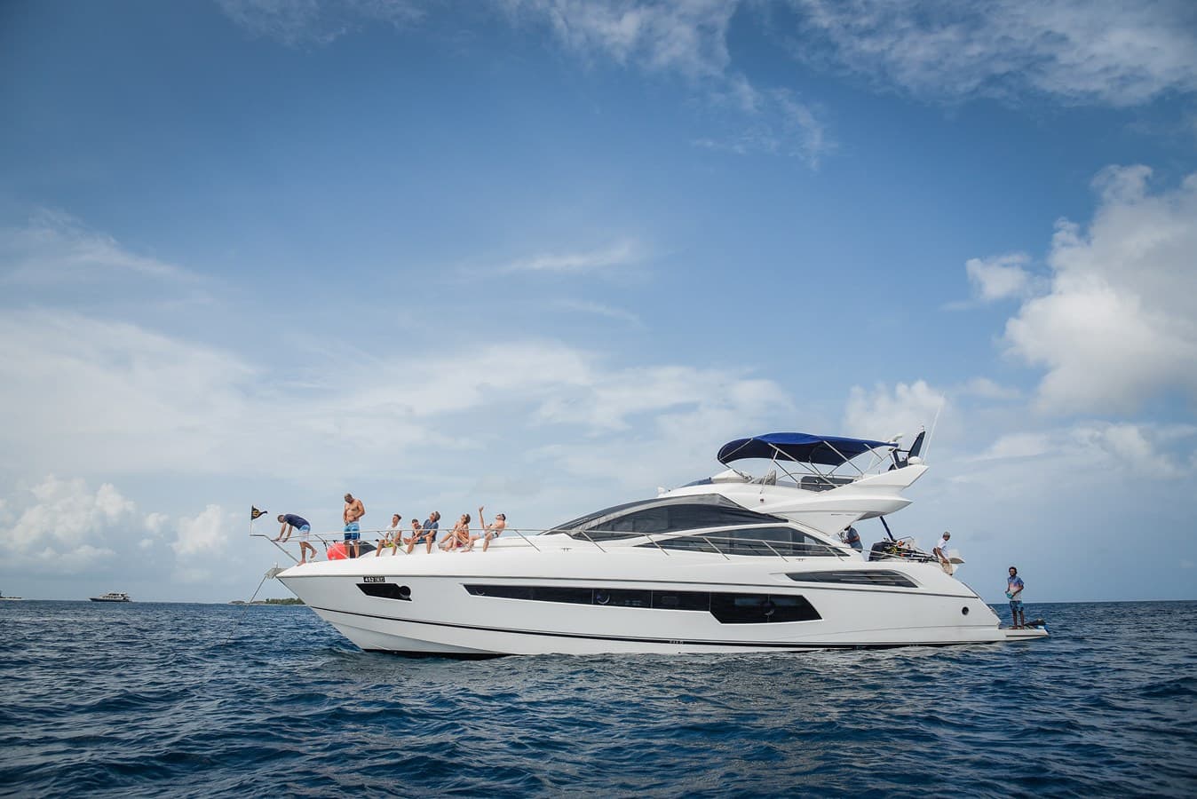ESCAPE — 2013 · 71.19' · 3 Cabins · Pre-Owned