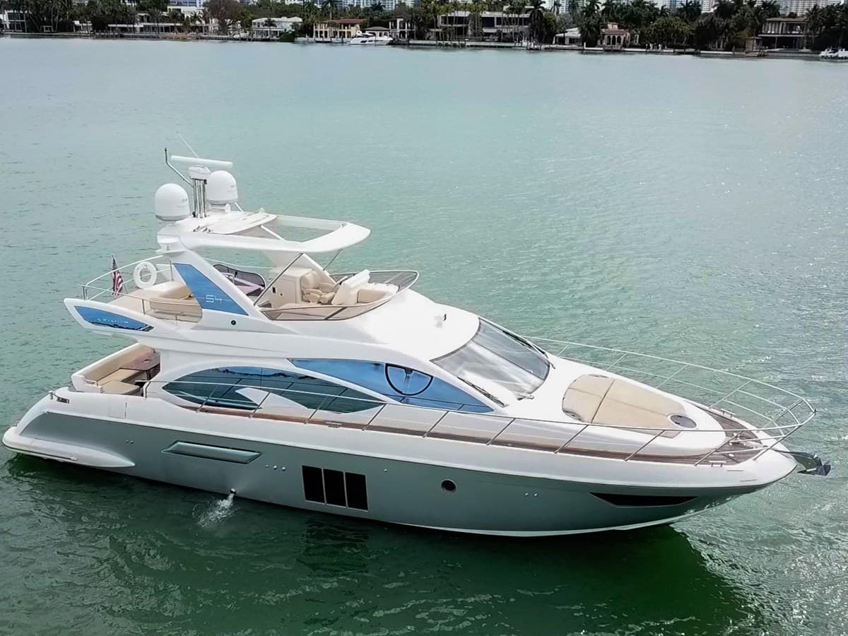 MAYER — 2013 · 53.97' · 3 Cabins · Pre-Owned
