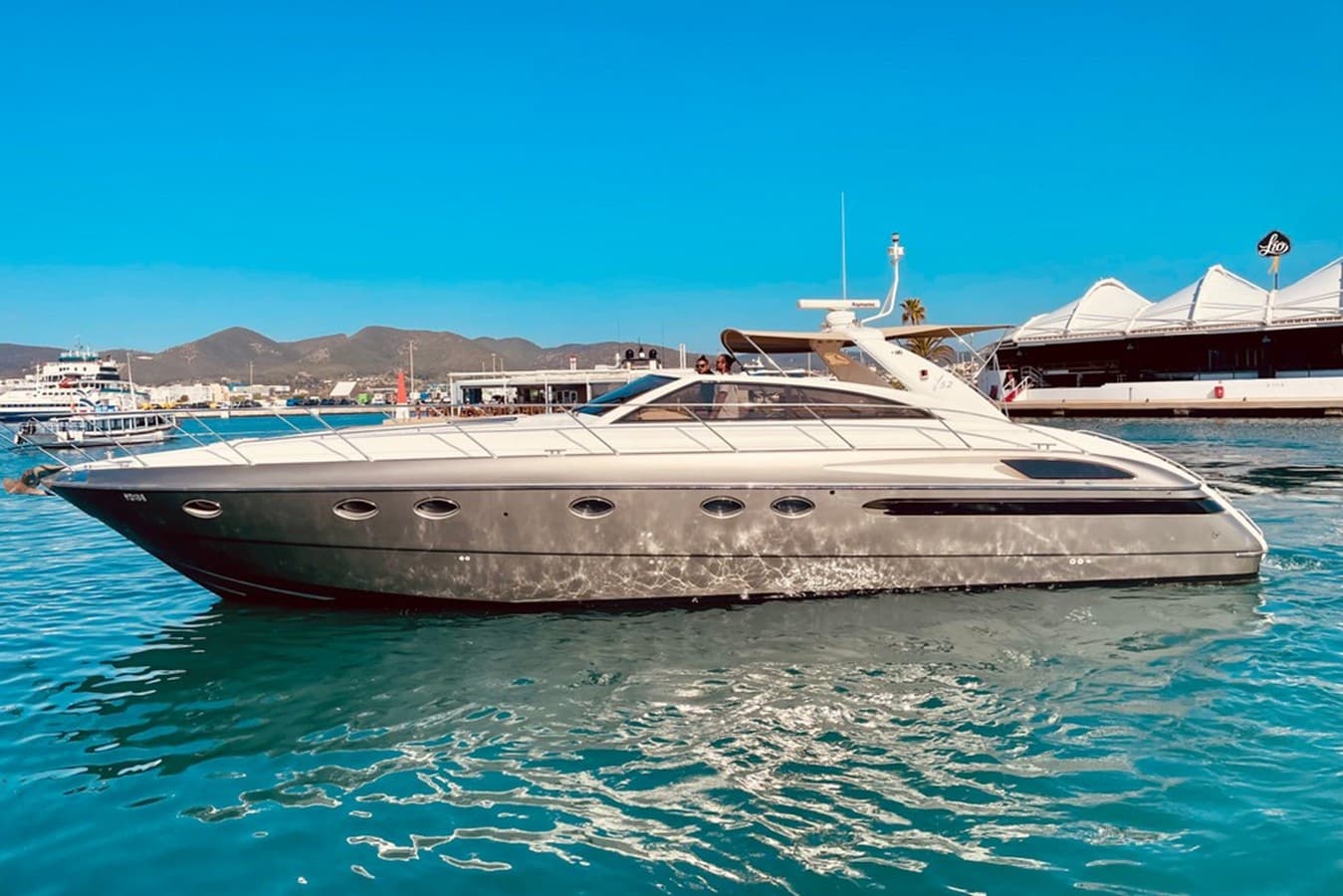 PRINCESS V52 — 1997 · 51.77' · 3 Cabins · Pre-Owned