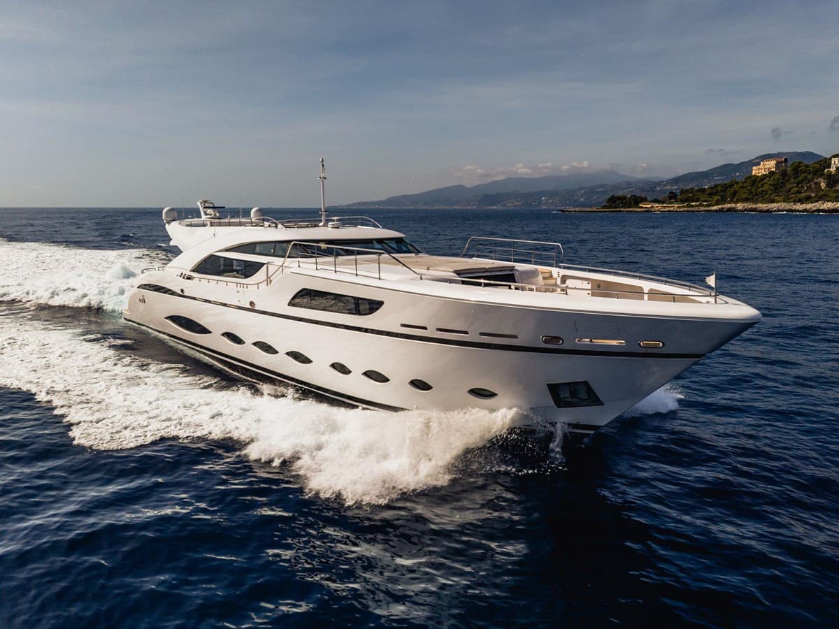 FAST & FURIOUS — 2016 · 146.33' · 5 Cabins · Pre-Owned