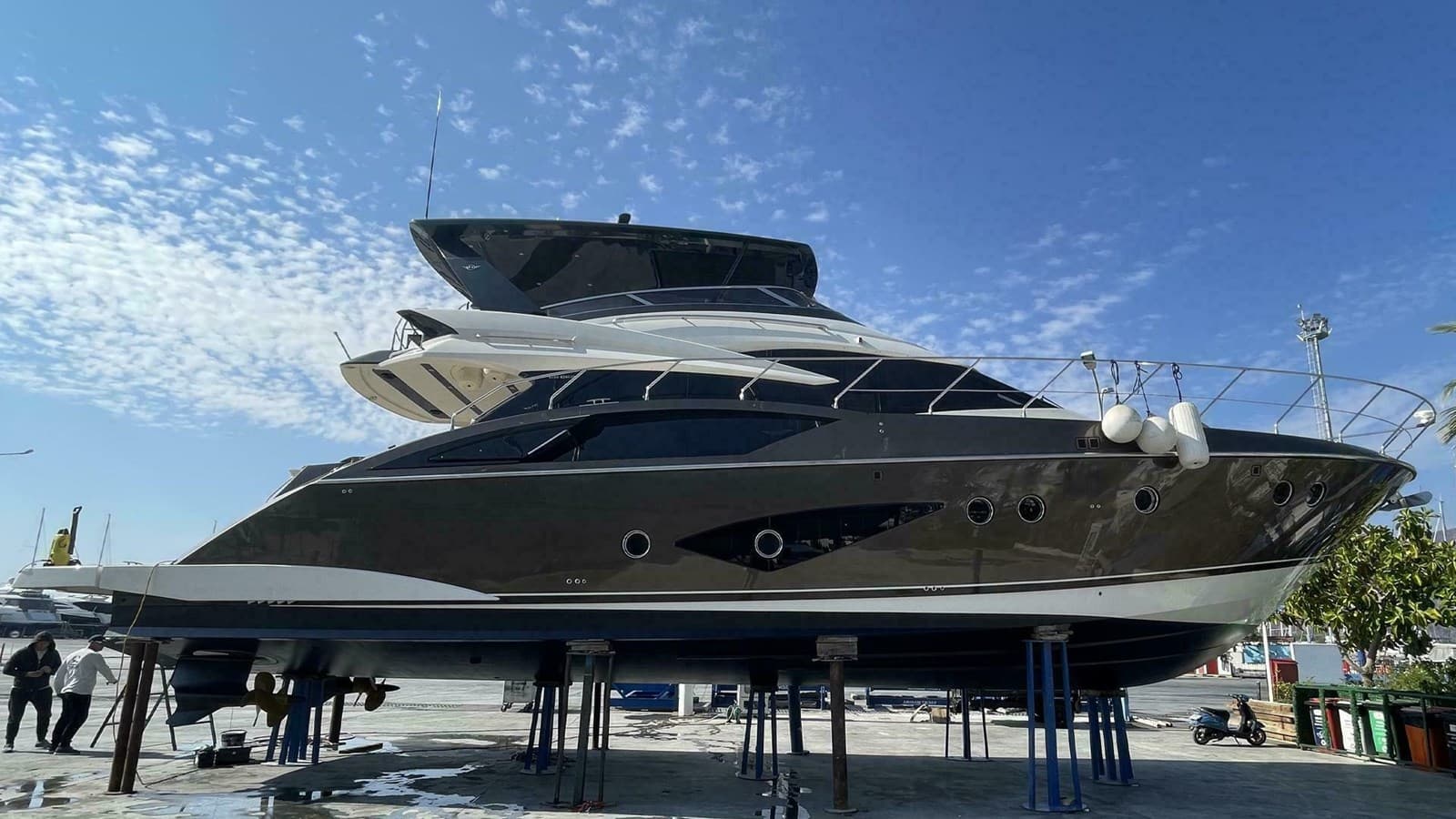 FNN — 2013 · 63.06' · 4 Cabins · Pre-Owned