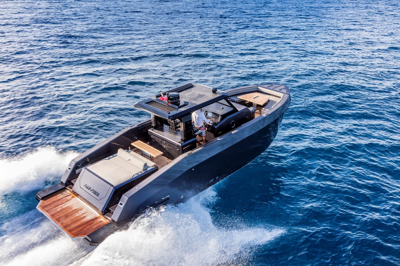 MAZU 42 — 2025 · 41.99' · 1 Cabin · Pre-Owned