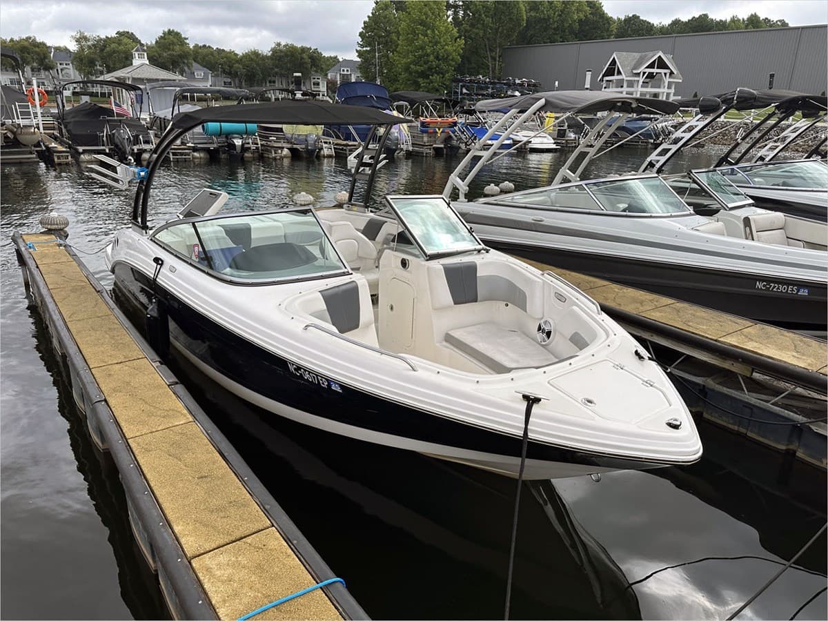 2020 CHAPARRAL 237 SSX — 2020 · 24.08' · 1 Cabin · Pre-Owned