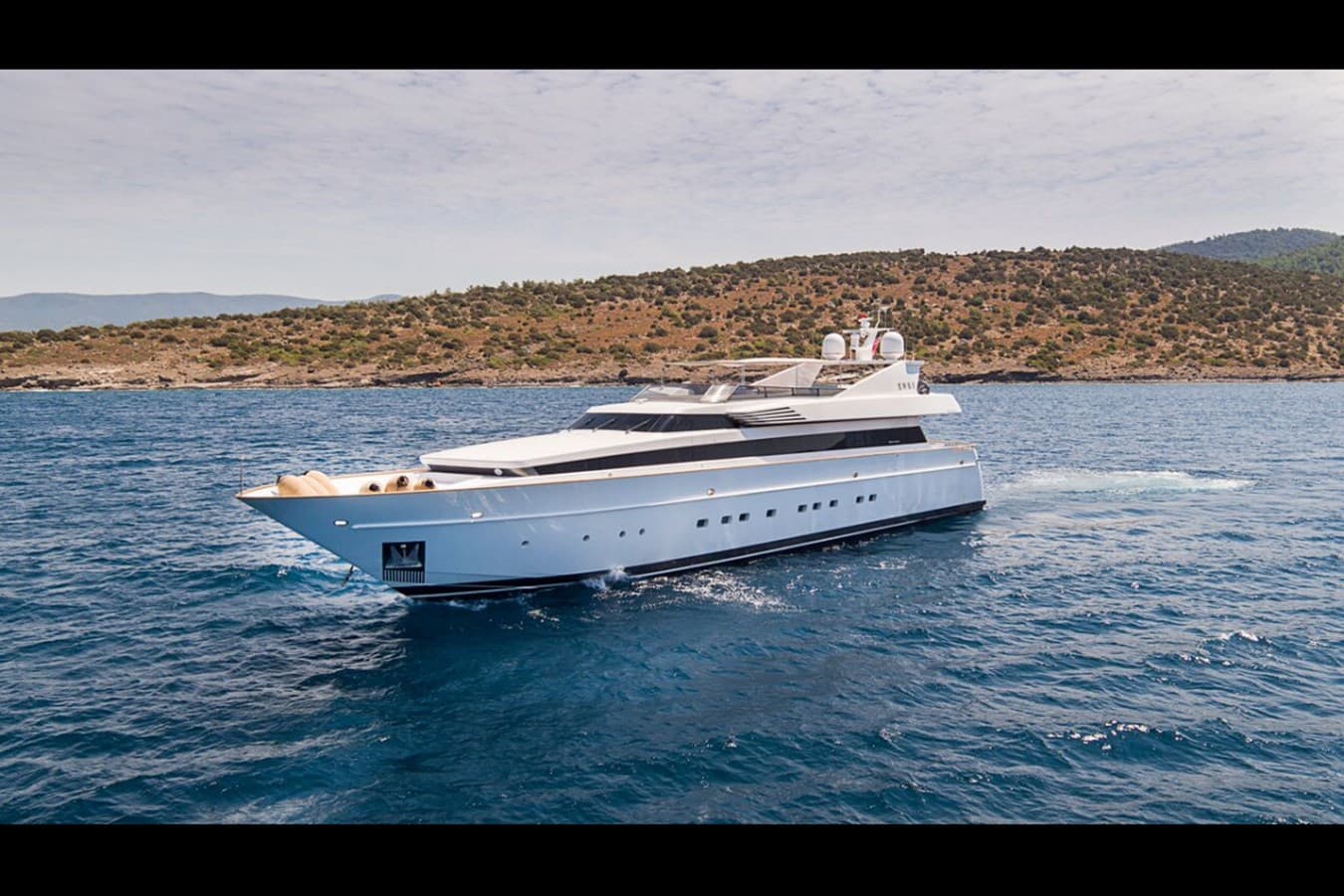 PARSLEY — 2001 · 125' · 5 Cabins · Pre-Owned