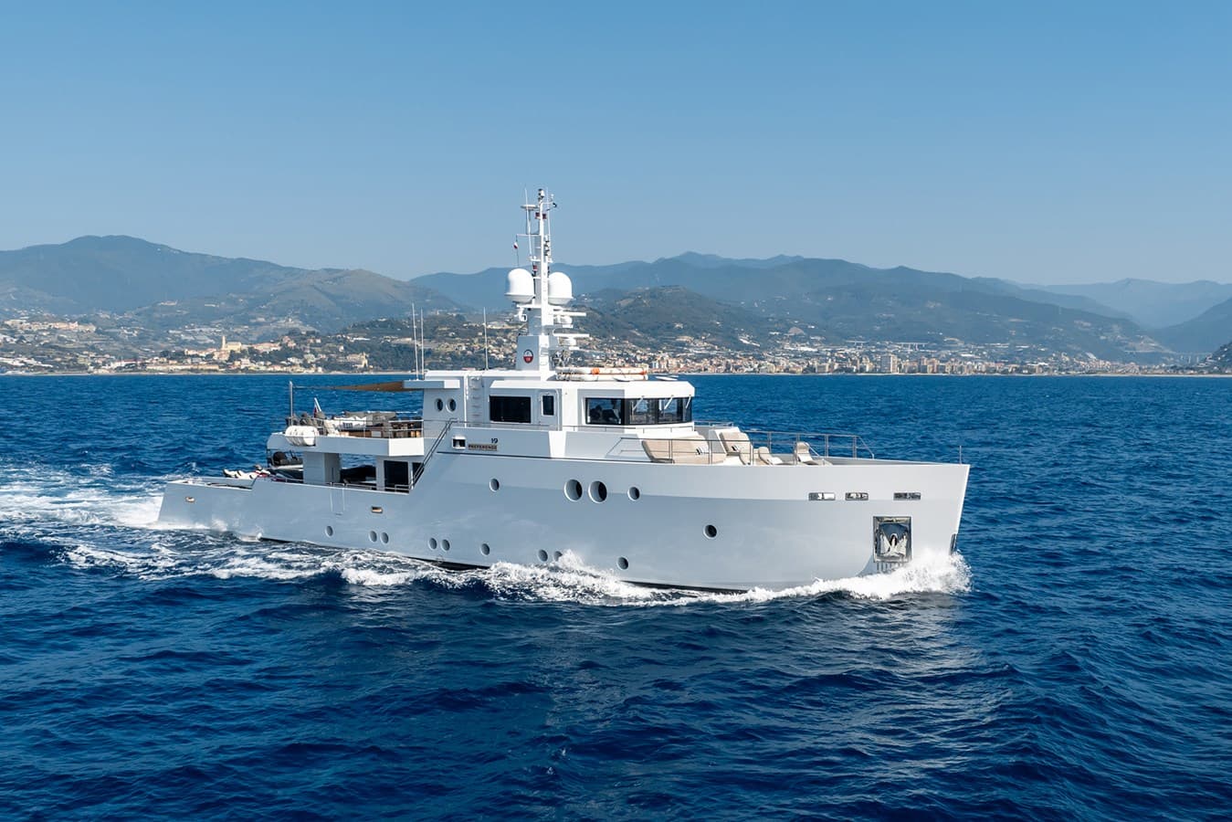 PREFERENCE 19 — 2011 · 119.42' · 5 Cabins · Pre-Owned