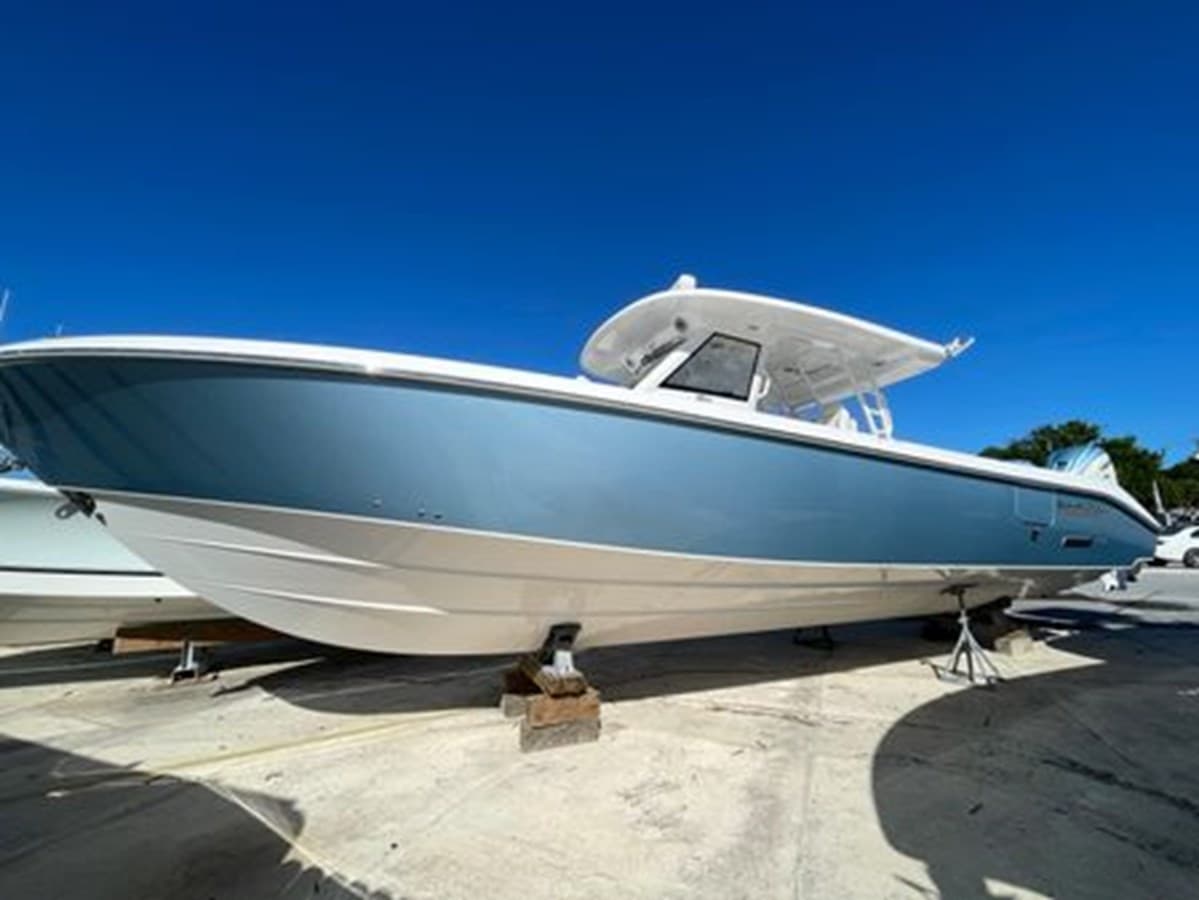 2024 EVERGLADES 395 CC — 2024 · 42.16' · Pre-Owned