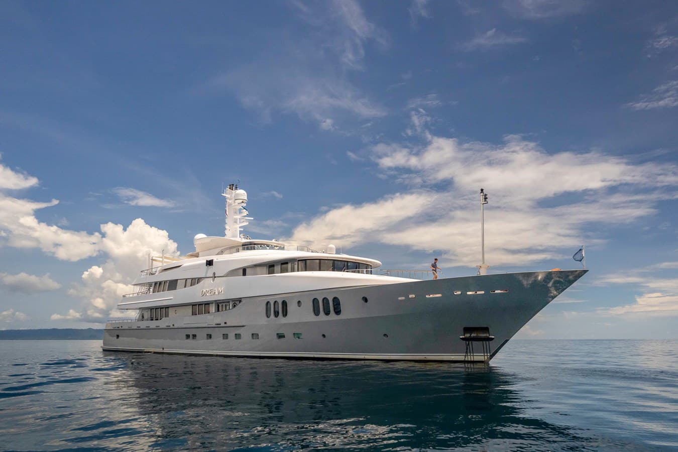 DREAM — 2001 · 196.85' · 7 Cabins · Pre-Owned