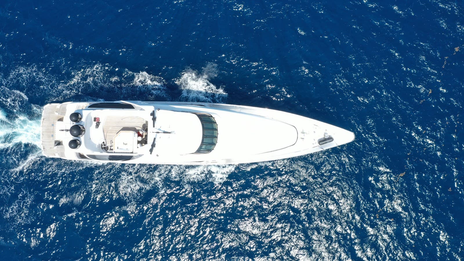 ENTOURAGE — 1994 · 124.97' · 4 Cabins · Pre-Owned