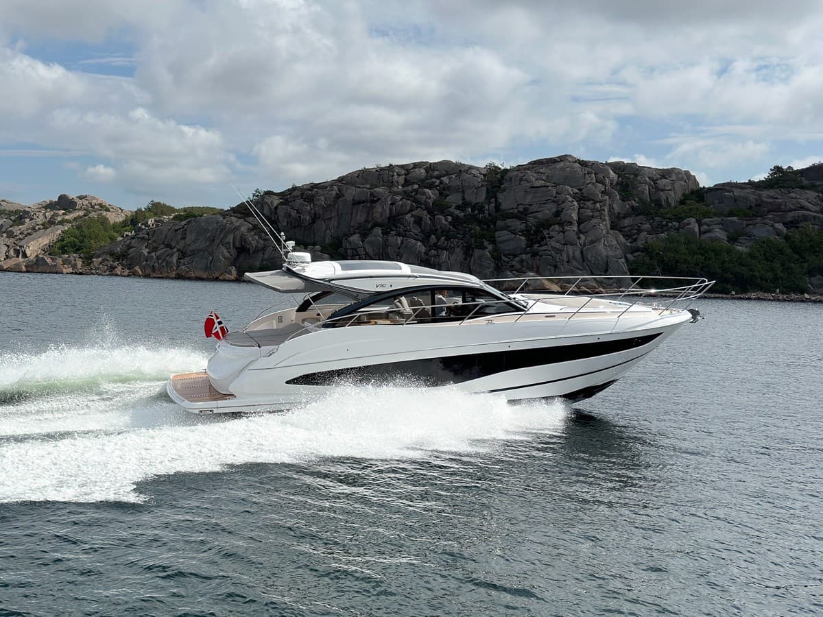 PRINCESS V50 OPEN (V50334) — 2024 · 52.56' · 2 Cabins · Pre-Owned