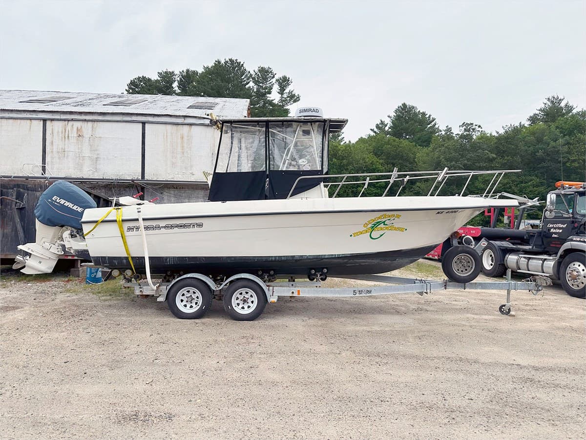 23' HYDRA-SPORTS 2000 SEAHORSE — 2000 · 23.06' · 1 Cabin · Pre-Owned