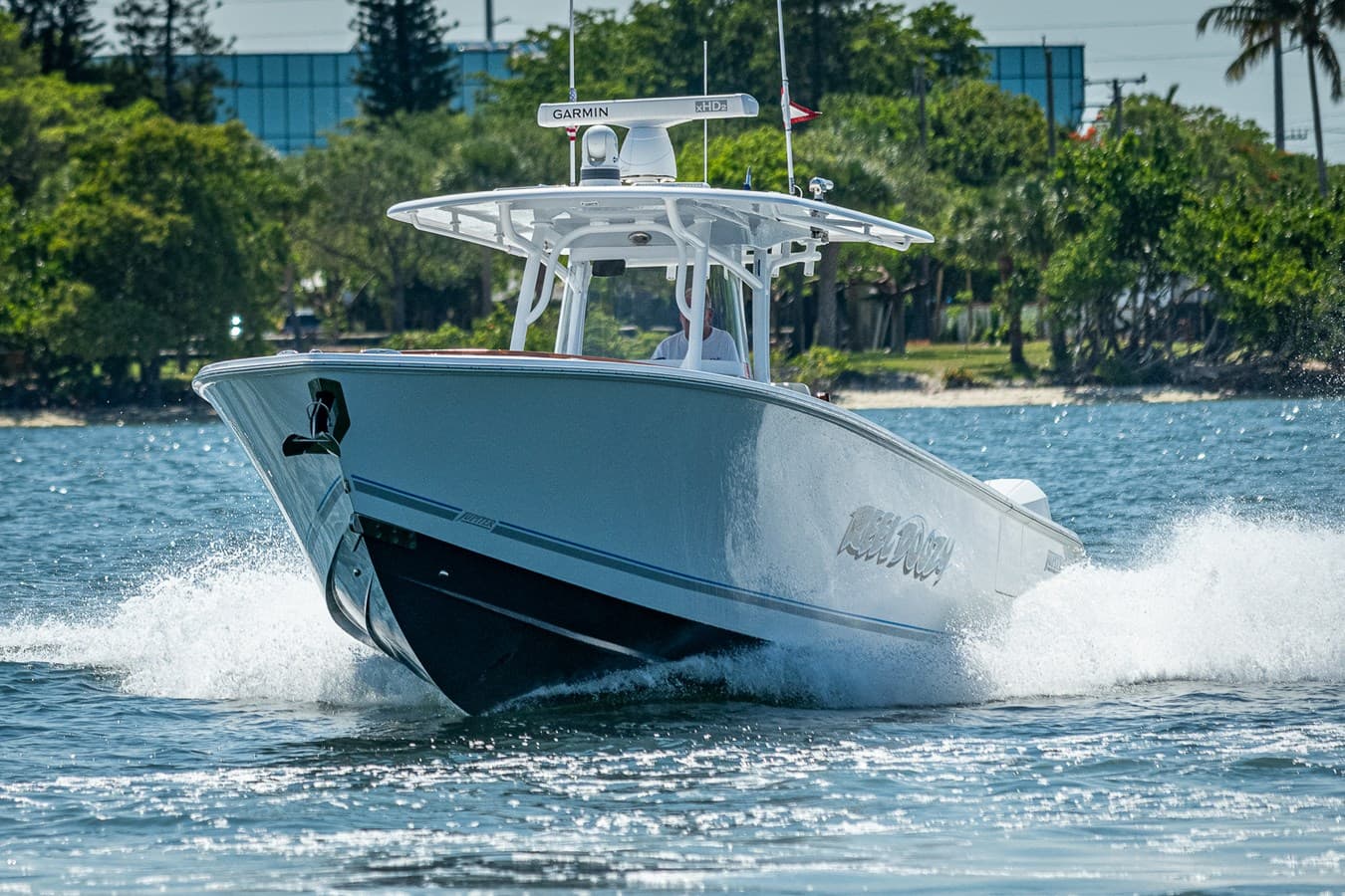 REEL DOOZY — 2022 · 38.16' · 1 Cabin · Pre-Owned