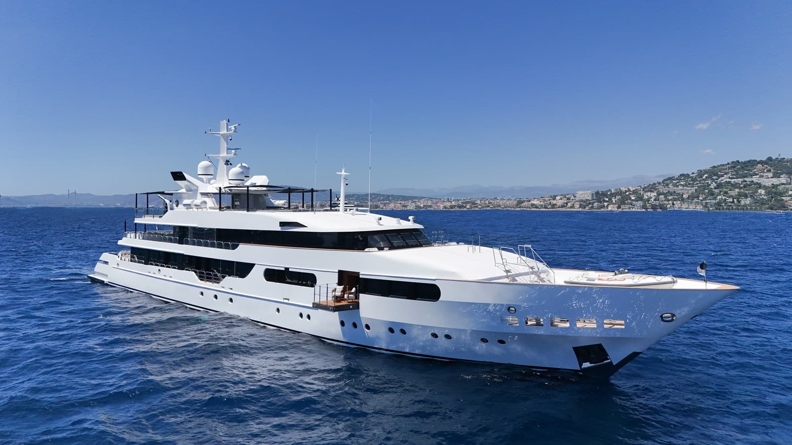 MAGNA GRECIA — 1986 · 209.97' · 7 Cabins · Pre-Owned