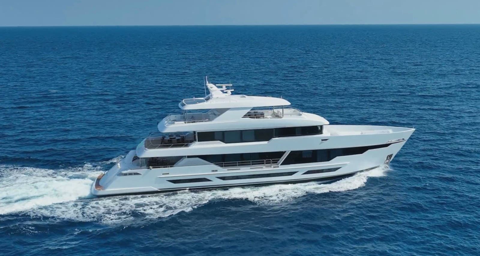 E SERIES 125 HARGRAVE SUPERYACHTS "MY RESONANCE" — 2025 · 124.97' · 5 Cabins · Pre-Owned
