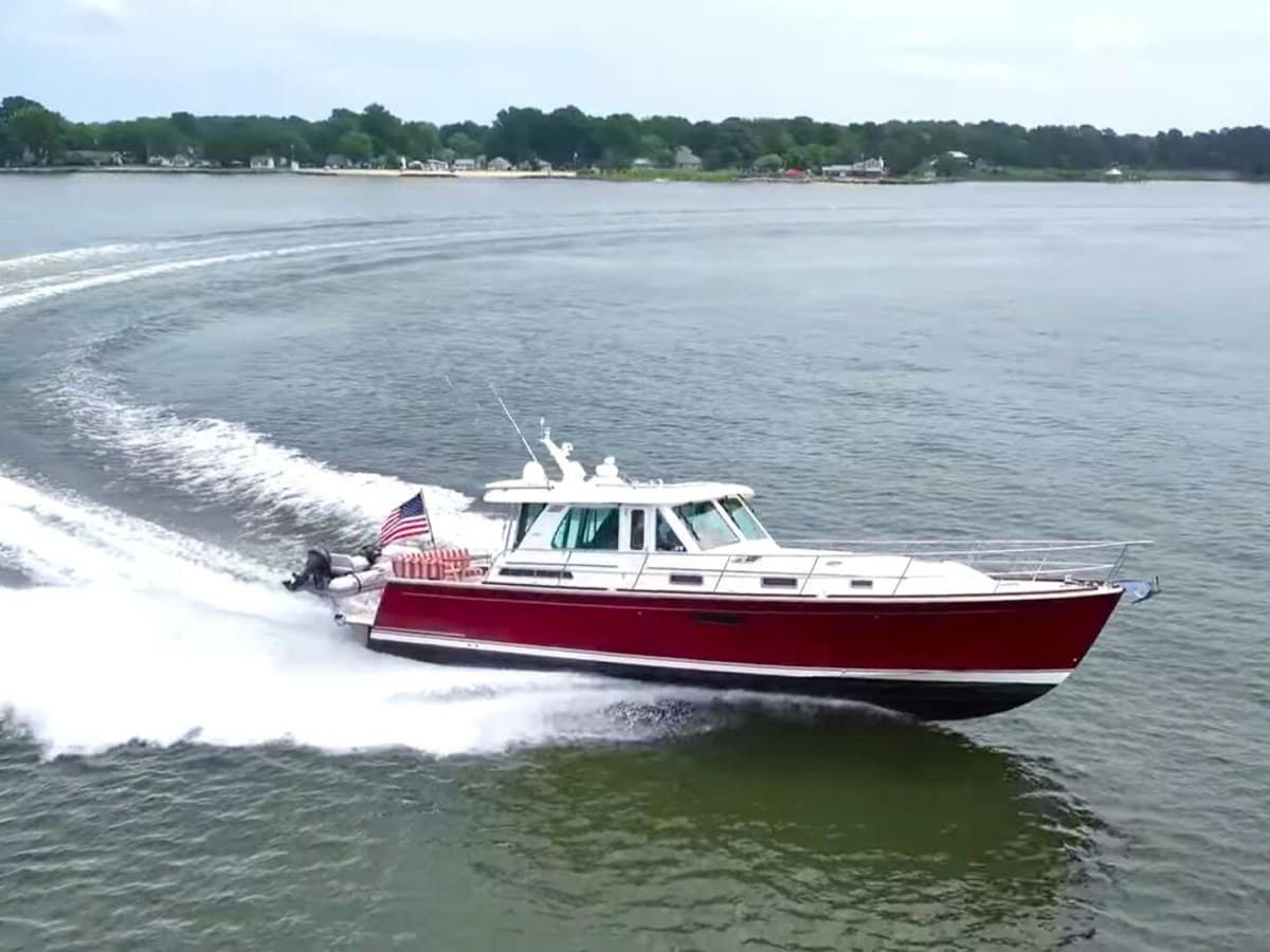 THE DARK SIDE — 2014 · 47.47' · 2 Cabins · Pre-Owned