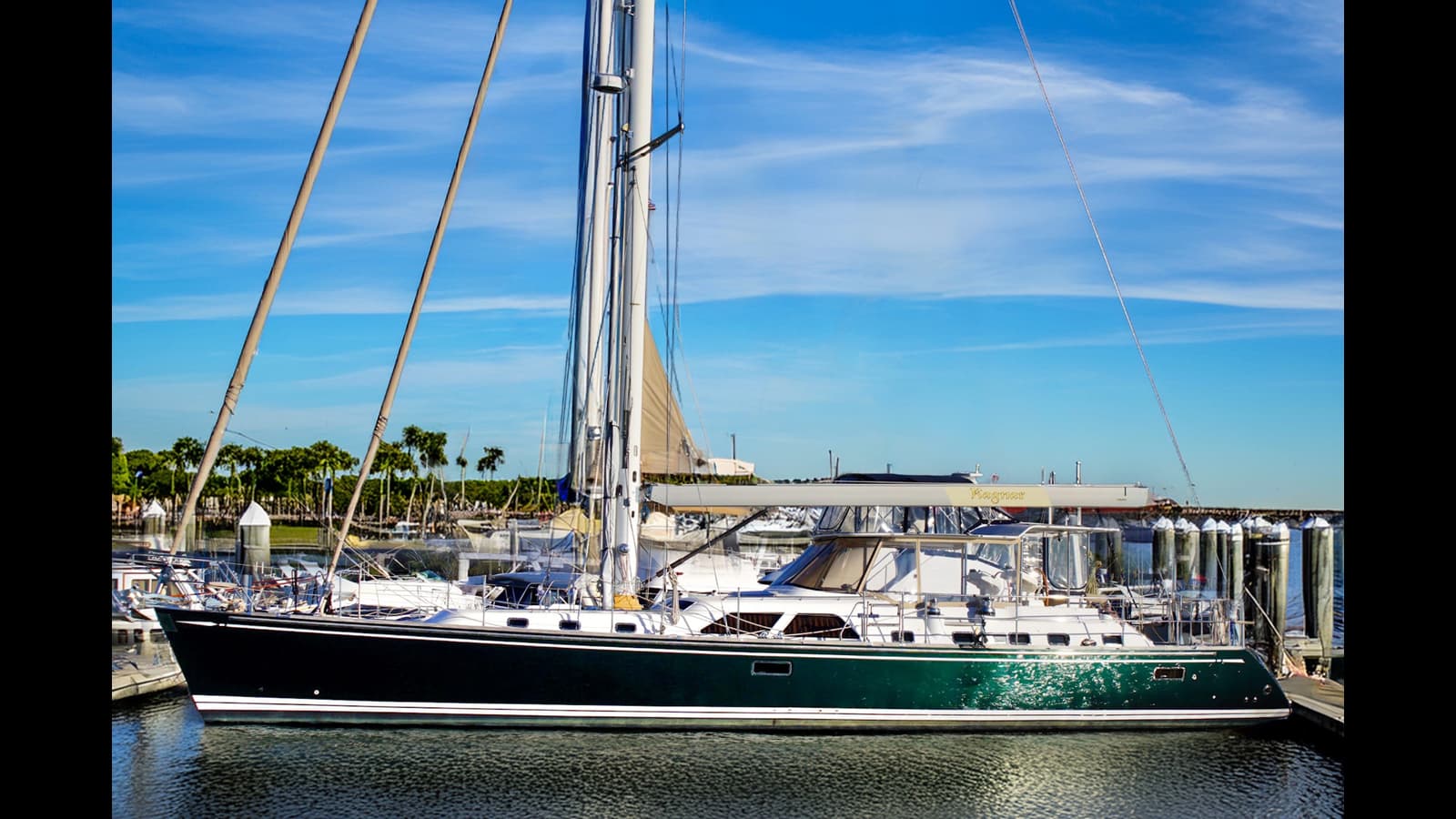 RAGNAR — 2015 · 69.98' · 4 Cabins · Pre-Owned