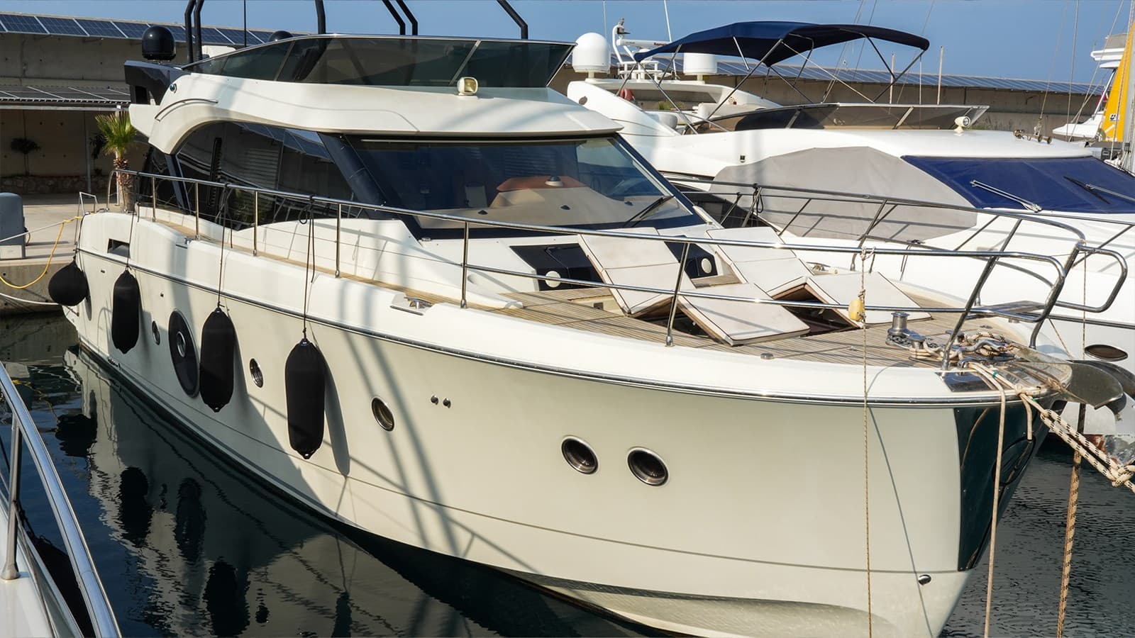 MIRAGE — 2015 · 60.01' · 3 Cabins · Pre-Owned
