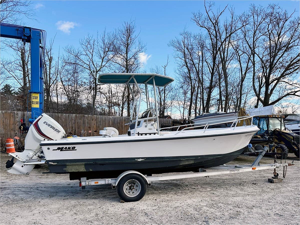 20' MAKO 2001 201 — 2001 · 20.08' · 1 Cabin · Pre-Owned