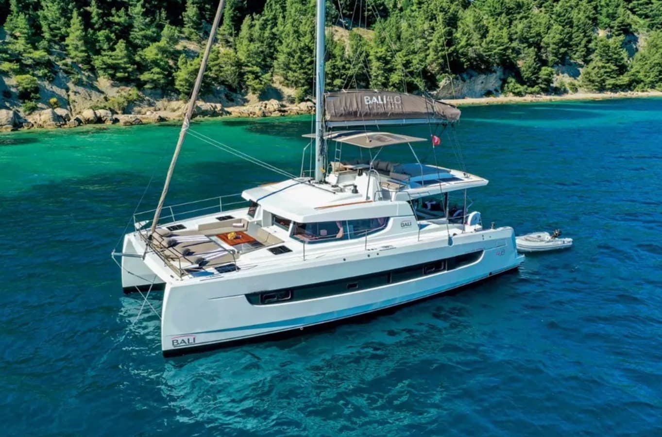 DREAMER — 2022 · 46.85' · 5 Cabins · Pre-Owned