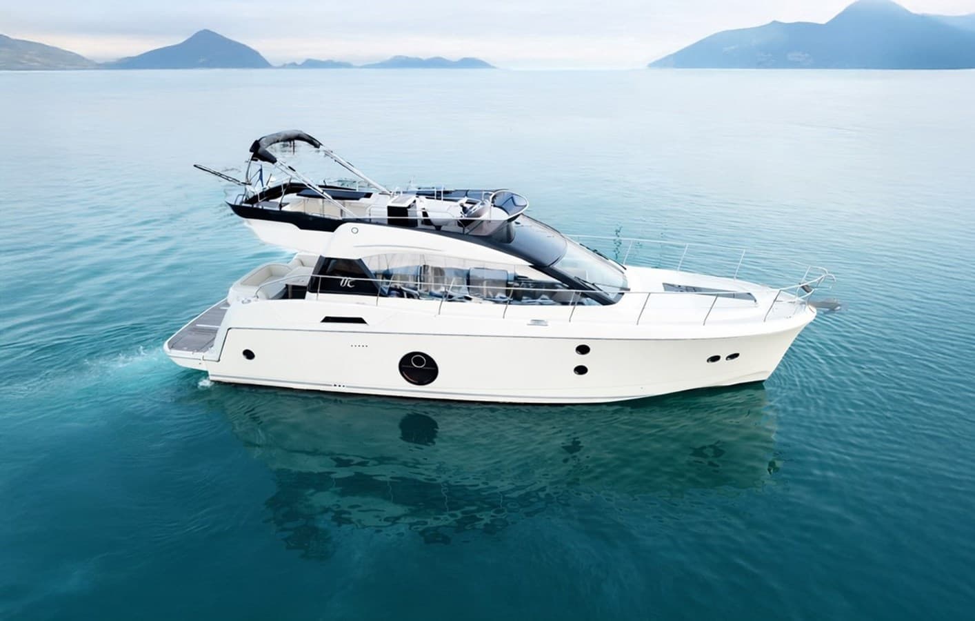 MONTE CARLO 5 — 2016 · 49.54' · 3 Cabins · Pre-Owned