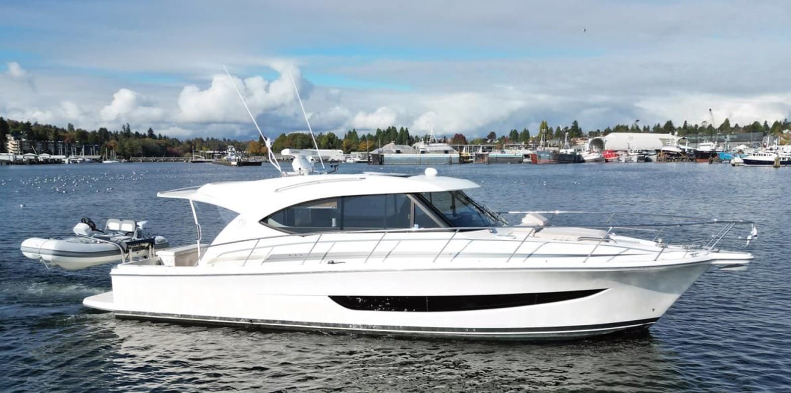 SABINE — 2019 · 38.98' · 2 Cabins · Pre-Owned
