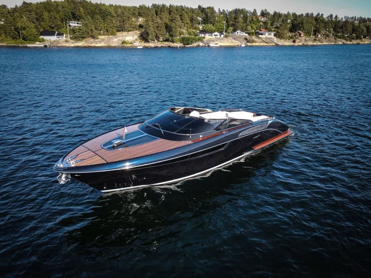 RIVAMARE 38 — 2021 · 39.01' · 1 Cabin · Pre-Owned