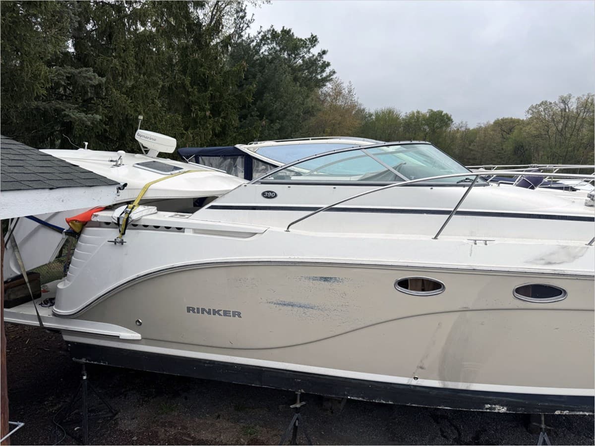 41' RINKER 2006 390 HARD TOP — 2006 · 41.08' · 1 Cabin · Pre-Owned