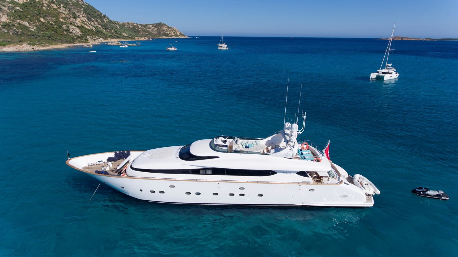AMAYA — 2001 · 104' · 5 Cabins · Pre-Owned