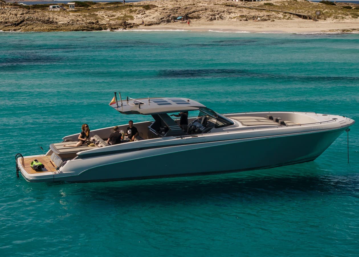 CANADOS GLADIATOR 493 GRAND — 2022 · 49.15' · 2 Cabins · Pre-Owned