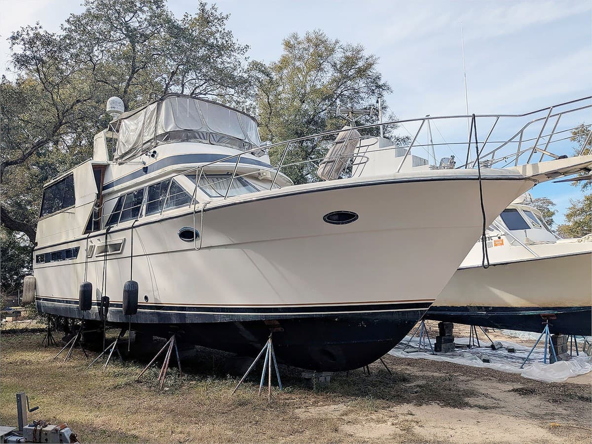 48' CALIFORNIAN 1989 4806 AFT CABIN — 1989 · 48.06' · 1 Cabin · Pre-Owned