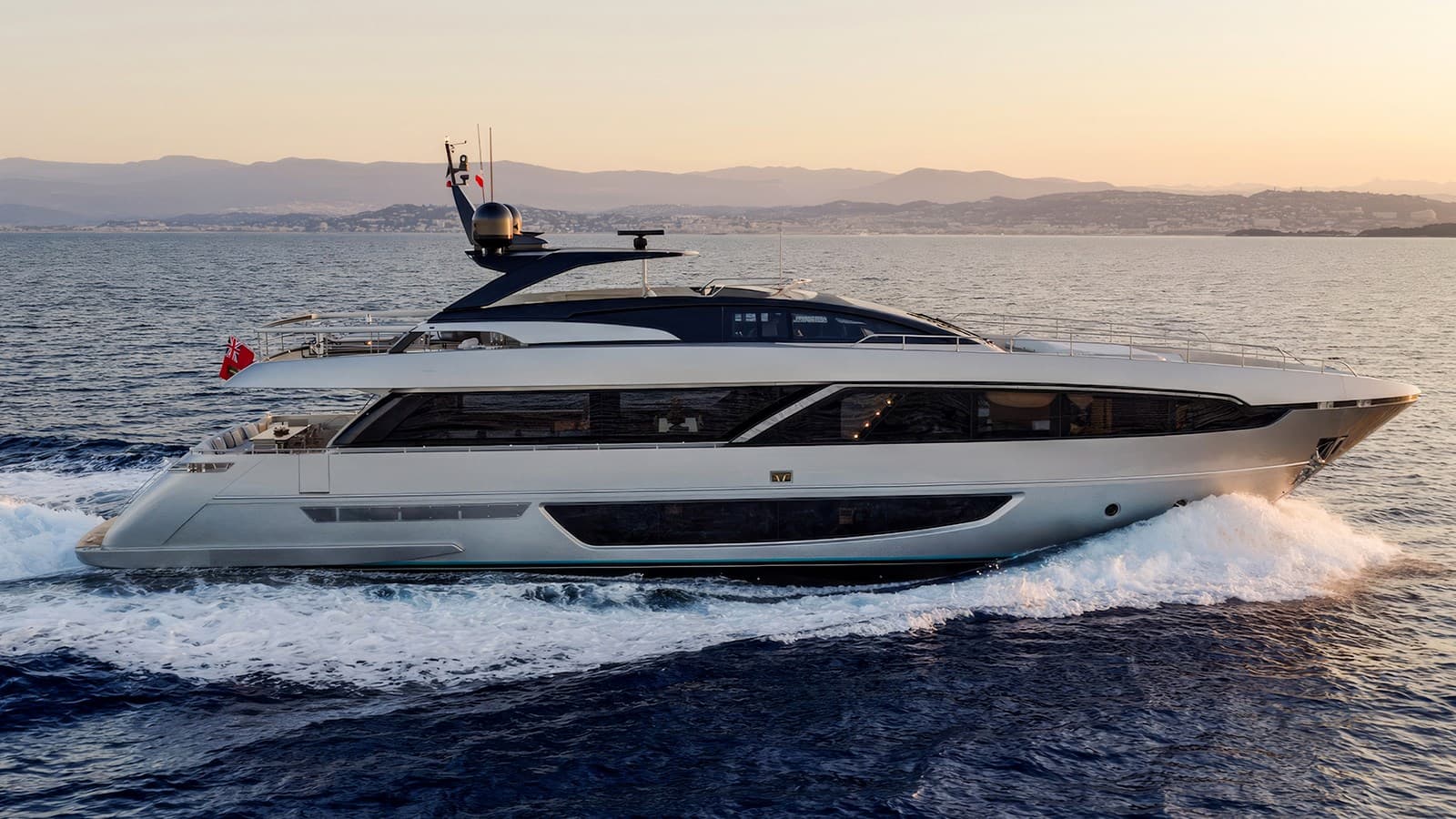 M — 2020 · 98.1' · 5 Cabins · Pre-Owned