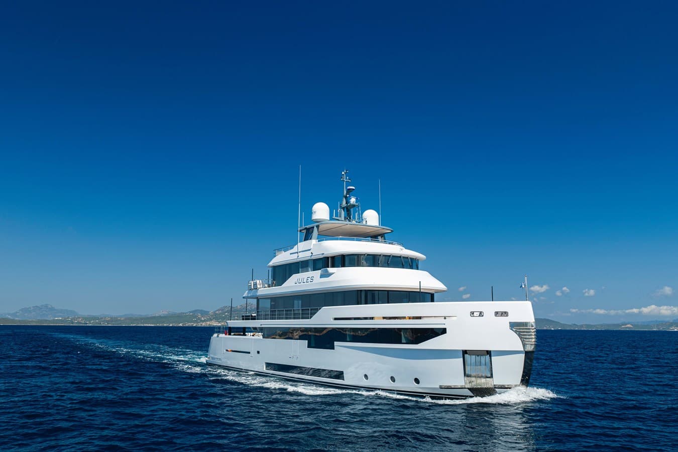JULES — 2025 · 121.13' · 6 Cabins · Pre-Owned
