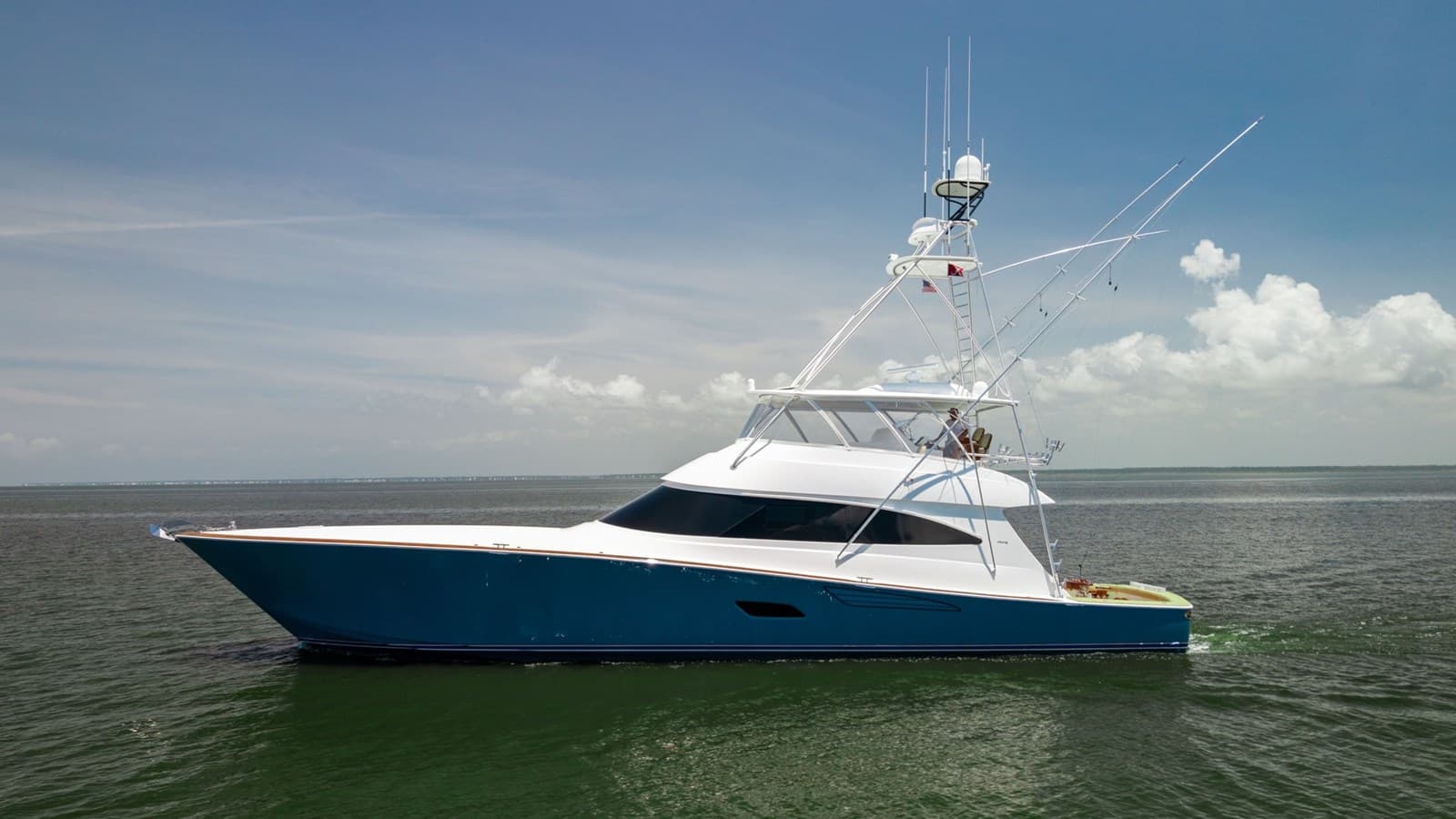 CE — 2016 · 79.99' · 6 Cabins · Pre-Owned