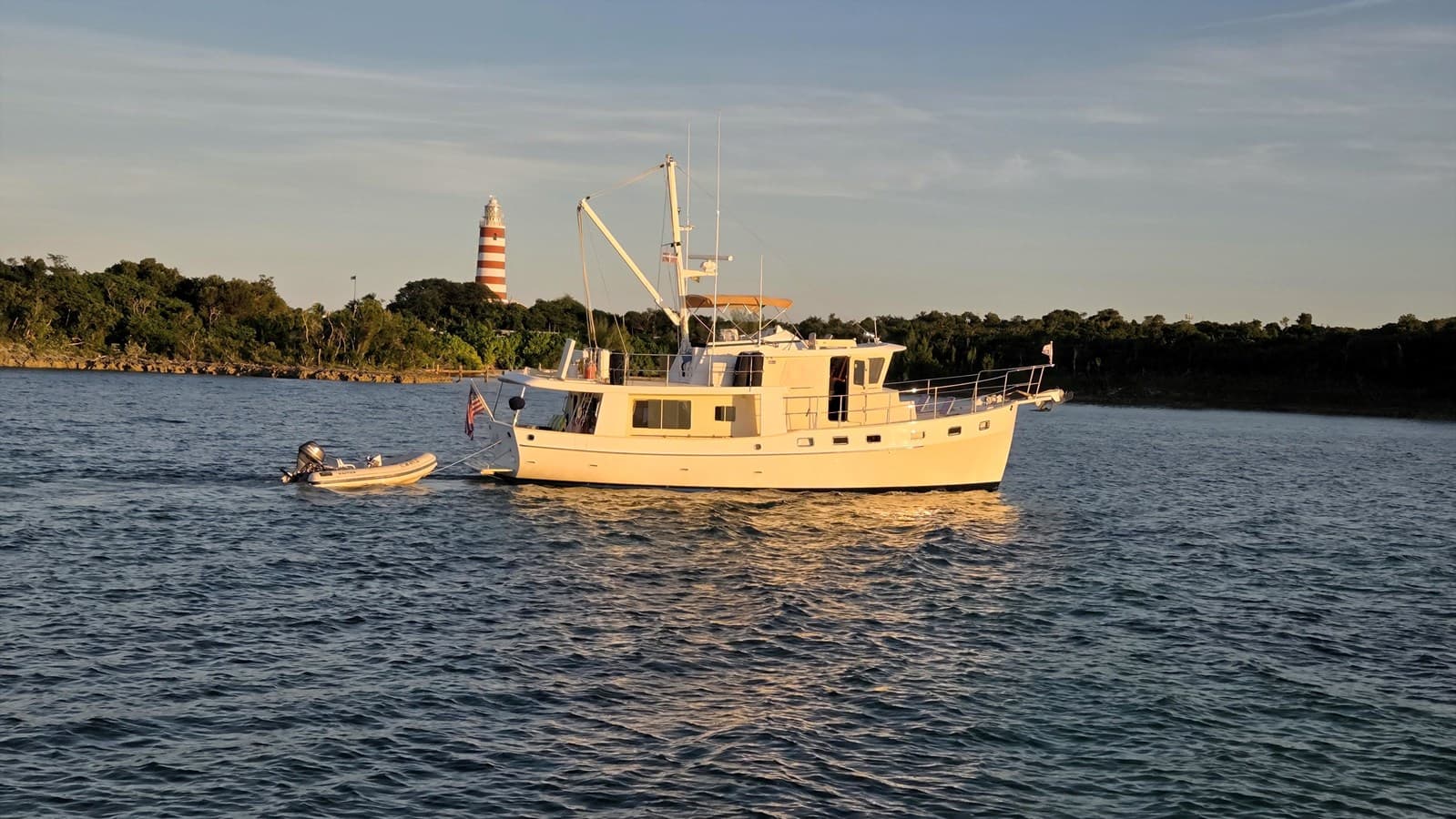 MANDEVILLA — 2009 · 48' · 2 Cabins · Pre-Owned