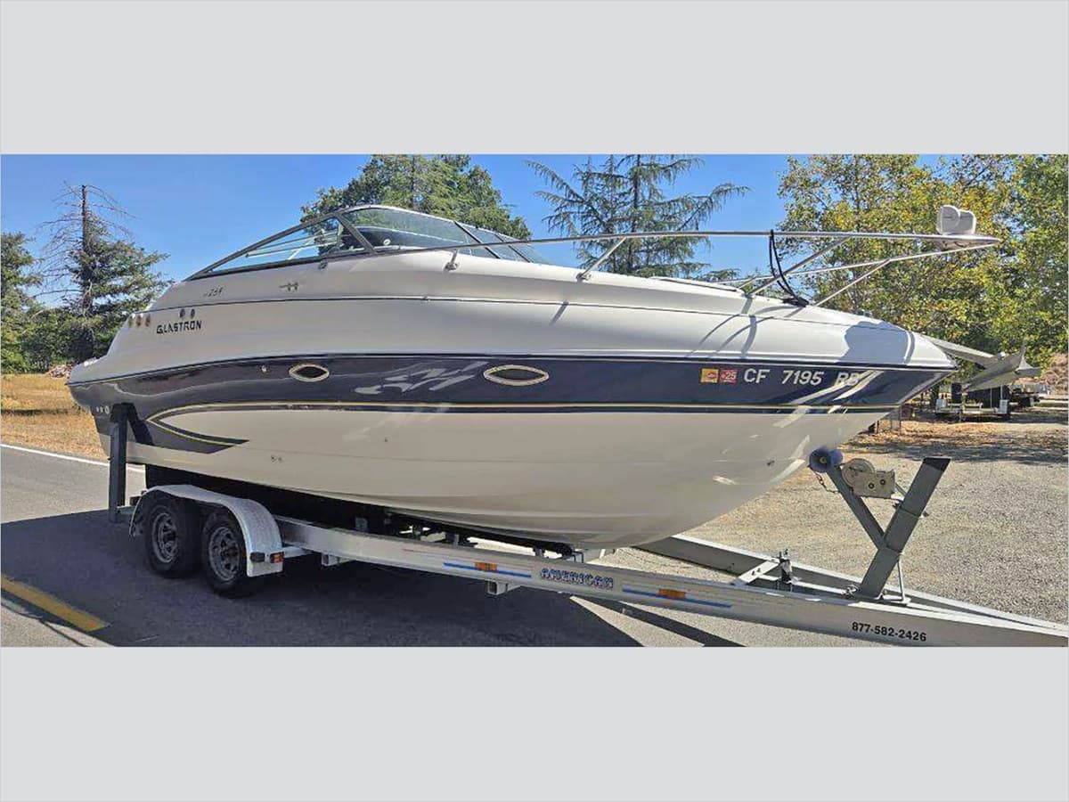29' CHAPARRAL 2009 290 EXPRESS — 2009 · 29.07' · 1 Cabin · Pre-Owned