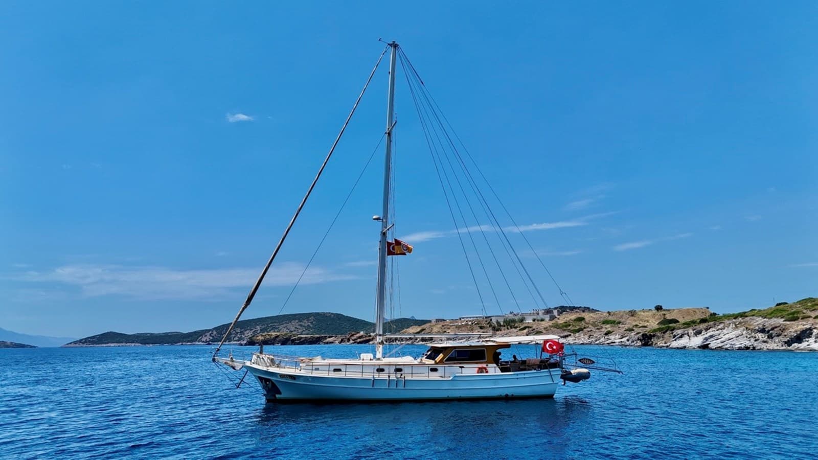 N/A — 2016 · 65.62' · 2 Cabins · Pre-Owned