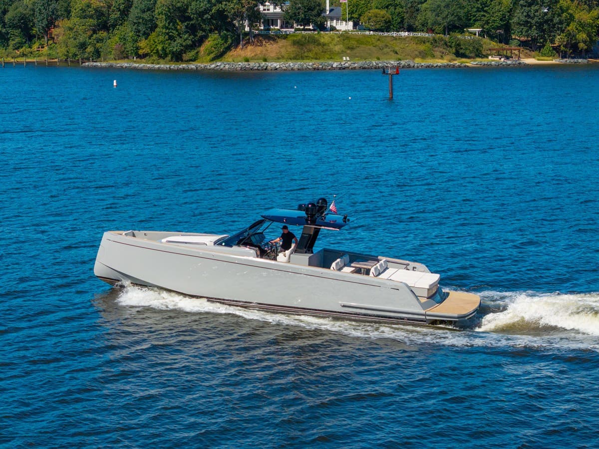 KLUTCH — 2023 · 45.9' · 2 Cabins · Pre-Owned