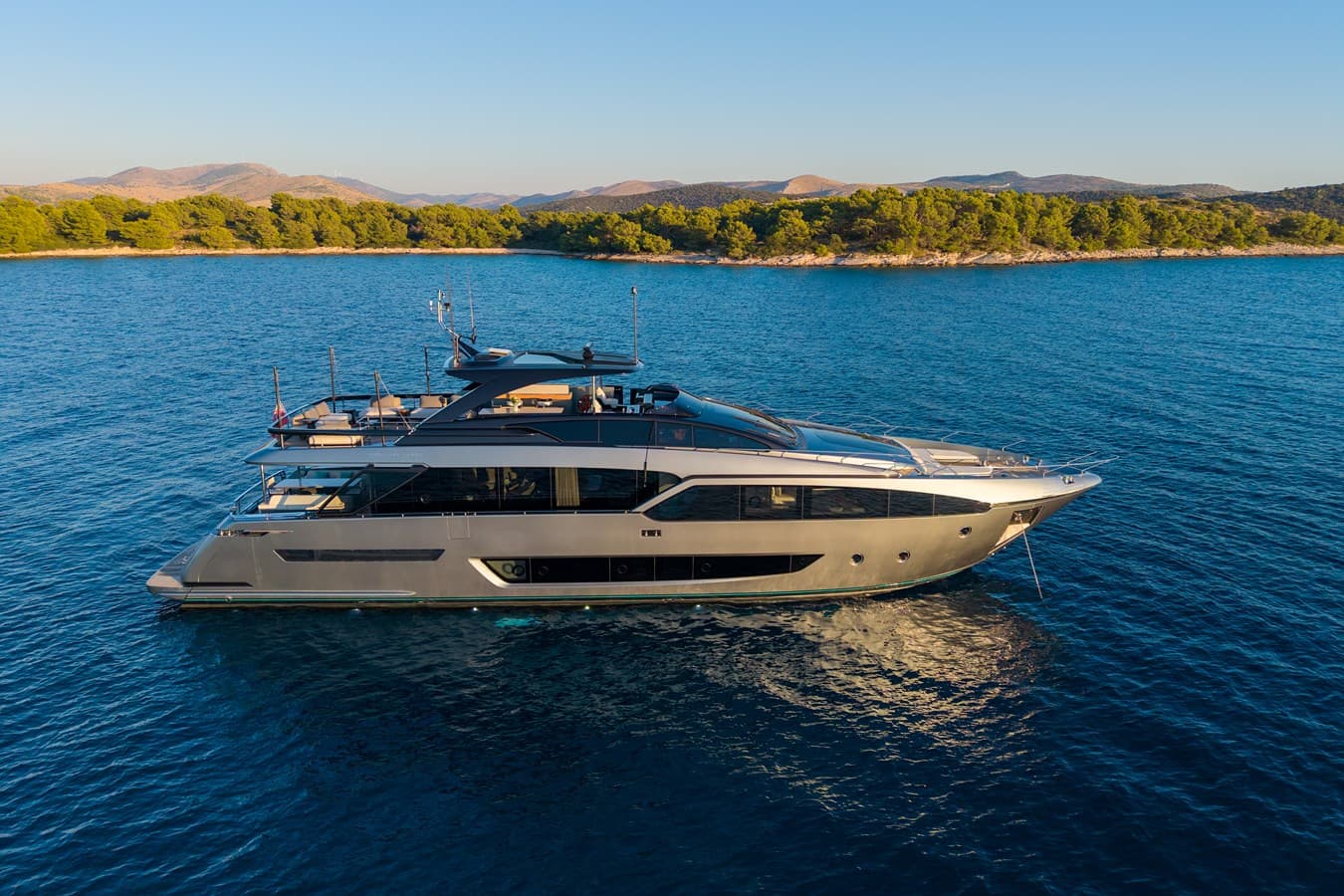 GLA — 2024 · 93.47' · 4 Cabins · Pre-Owned