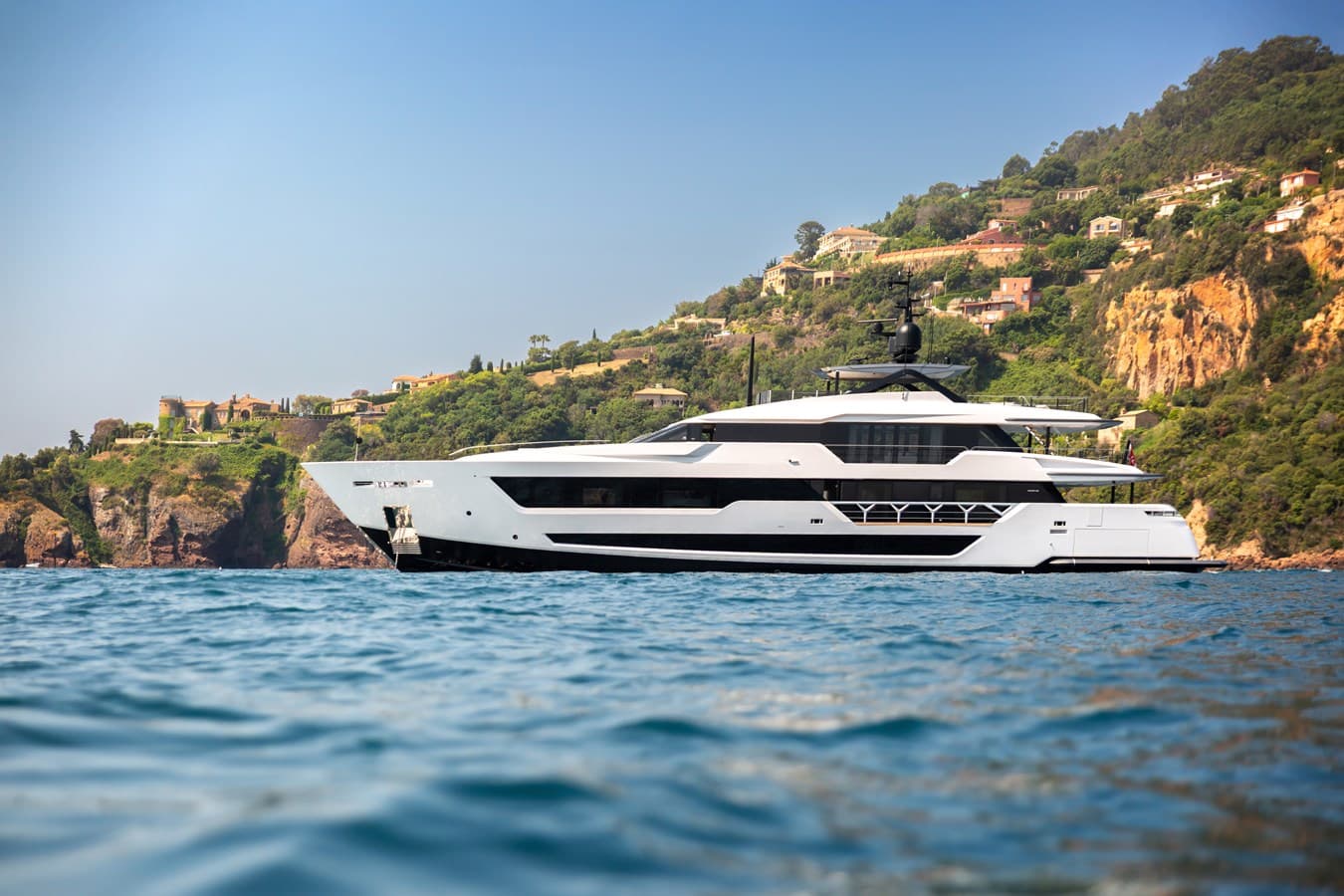LADY DIA — 2025 · 139.76' · 5 Cabins · Pre-Owned