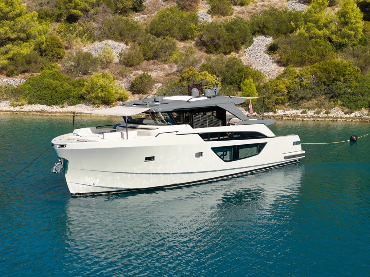 VAYANA — 2021 · 62.4' · 2 Cabins · Pre-Owned