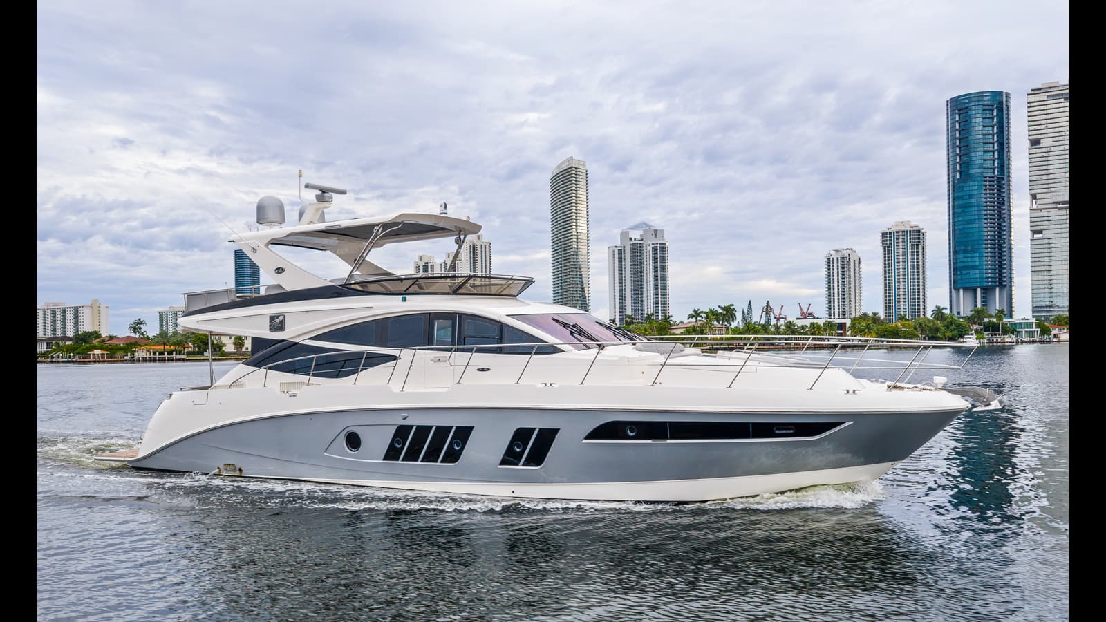 KRAKEN — 2017 · 64.99' · 4 Cabins · Pre-Owned